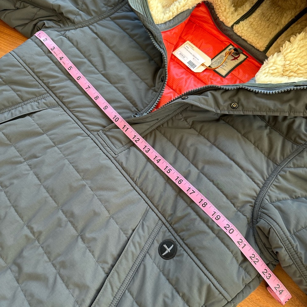 Relwen Channel Anorak in Dark Smoke - Picture 7 of 9